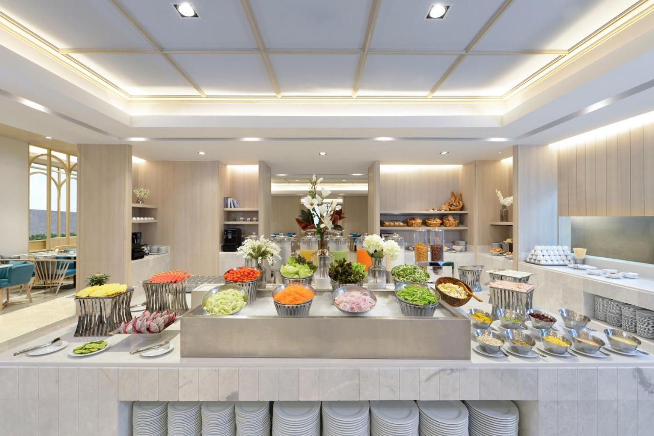 Centre Point Hotel Terminal21 Korat Nakhonratcsaszima Kültér fotó The buffet at the hotel
