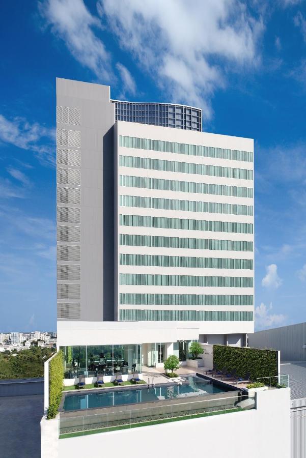 Centre Point Hotel Terminal21 Korat Nakhonratcsaszima Kültér fotó The hotel