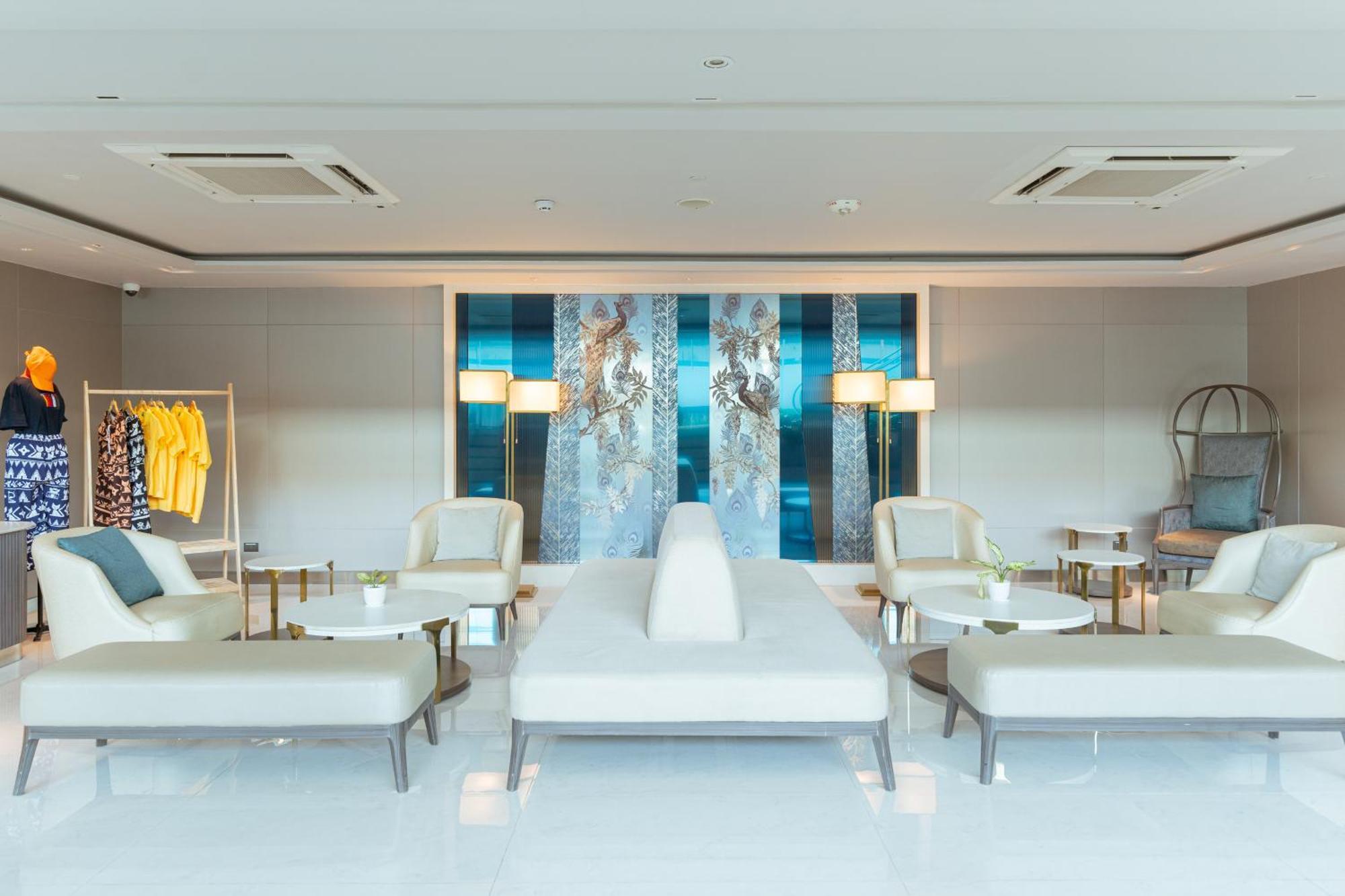 Centre Point Hotel Terminal21 Korat Nakhonratcsaszima Kültér fotó The lounge at the airport